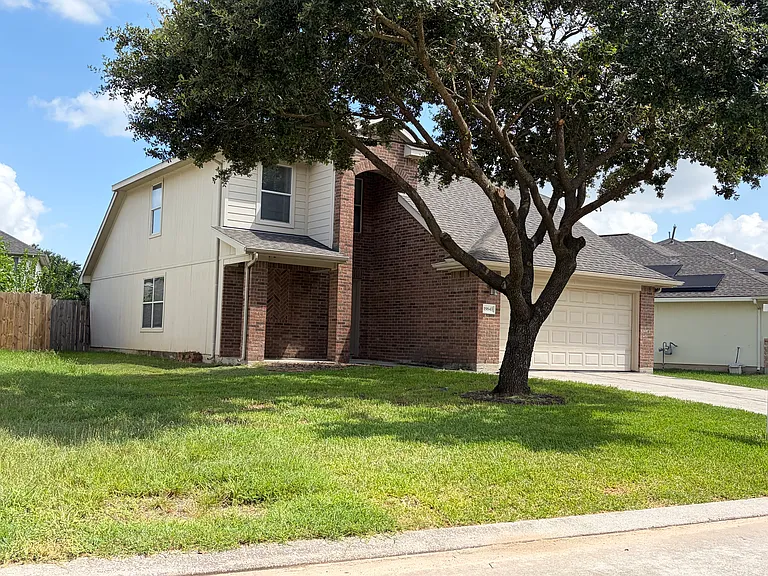 19843 Bettencourt Ln — Photo 1