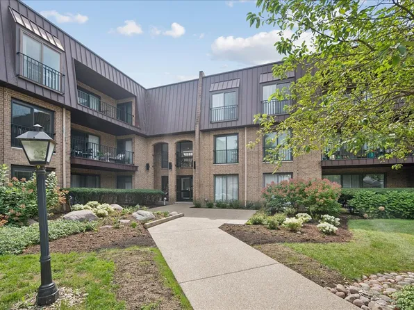 1 The Court Of Harborside APT 204, Northbrook, IL 60062