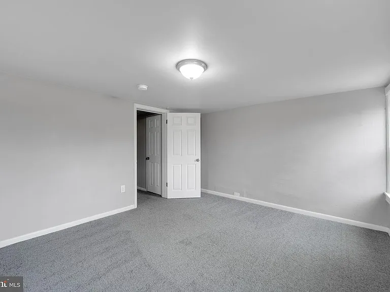 19 McClellan Ave — Photo 16