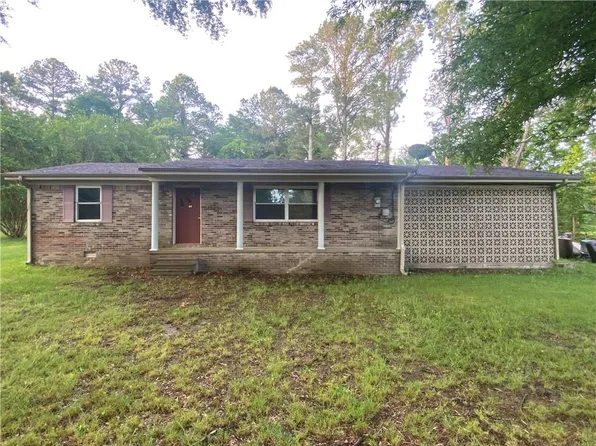 1820 Walnut Ln, Russellville, AL 35654