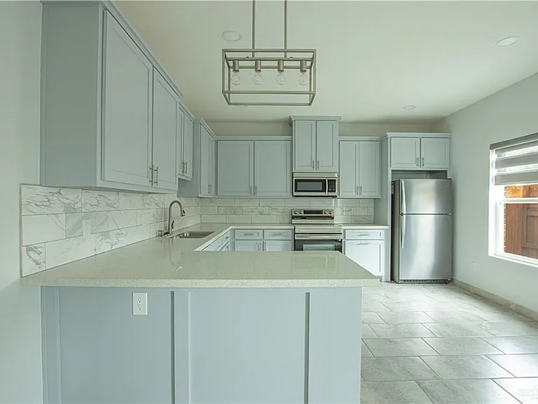 907 Hidden Hills St #1 — Photo 4