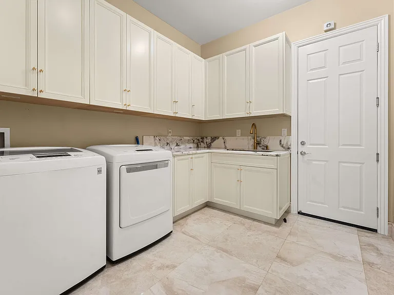 11638 Big Canyon Ln — Photo 35