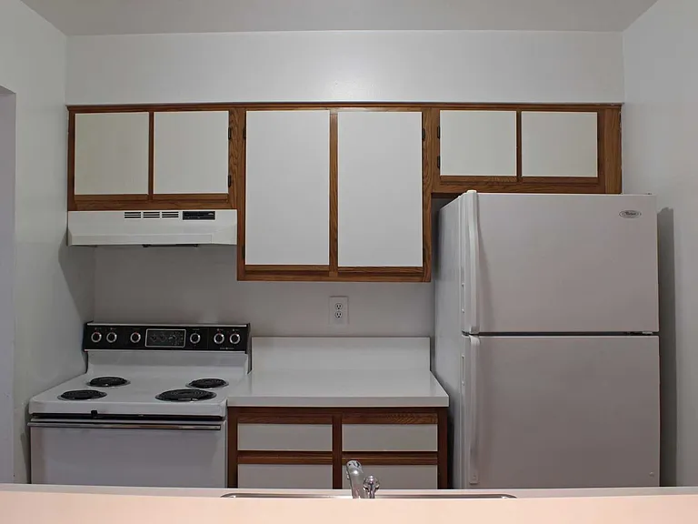 Harbor Cove Apartments — Photo 10
