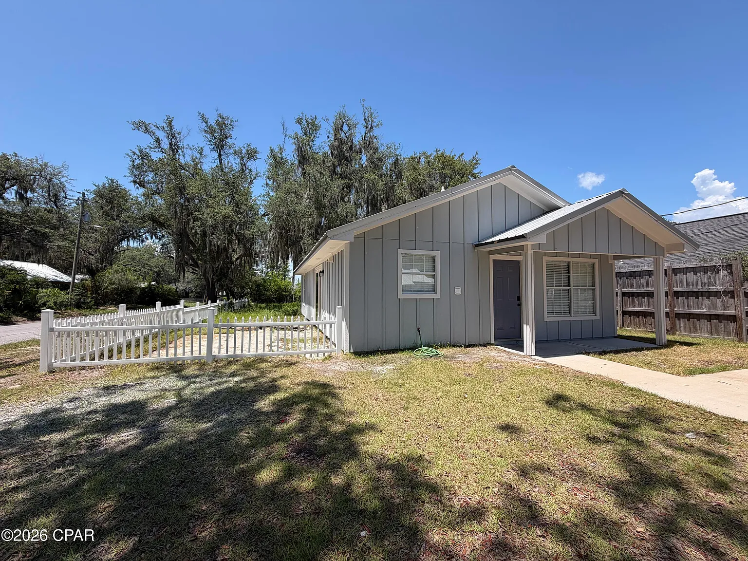 3 bed, 1040 sqft, $1,900 — Photo 2