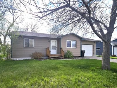 305 E 4th Ave, Miller, SD, 57362