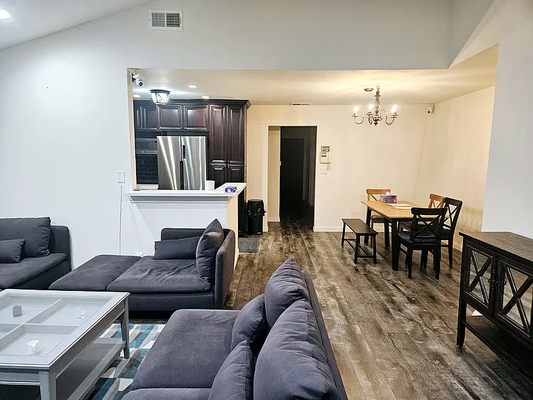 18427 Vincennes St #34 — Photo 15
