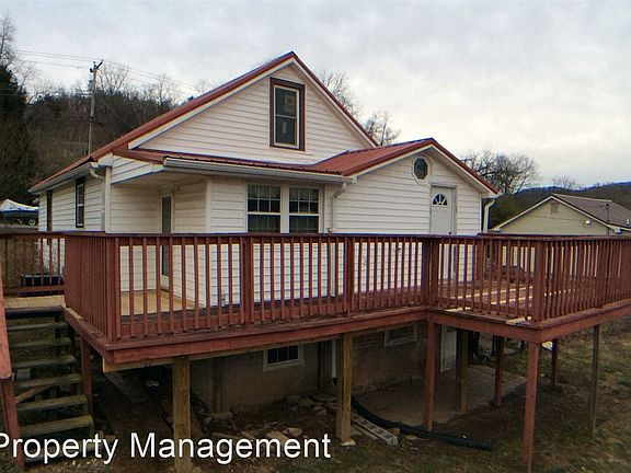 3rd image of 2505 2nd St