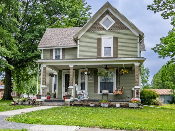 203 S Hughes St, Hamilton, MO 64644