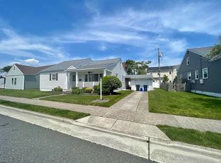 307 N Essex Ave, Margate, NJ 08402