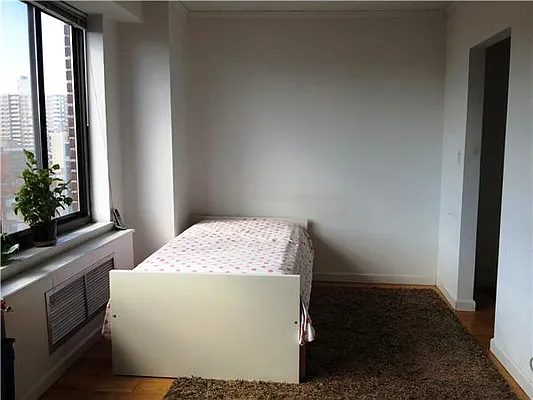 Rented by Time Equities Brokerage | media 21