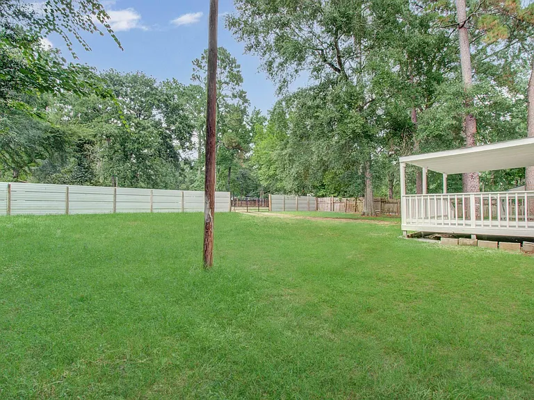 16307 Antelope Ln — Photo 33