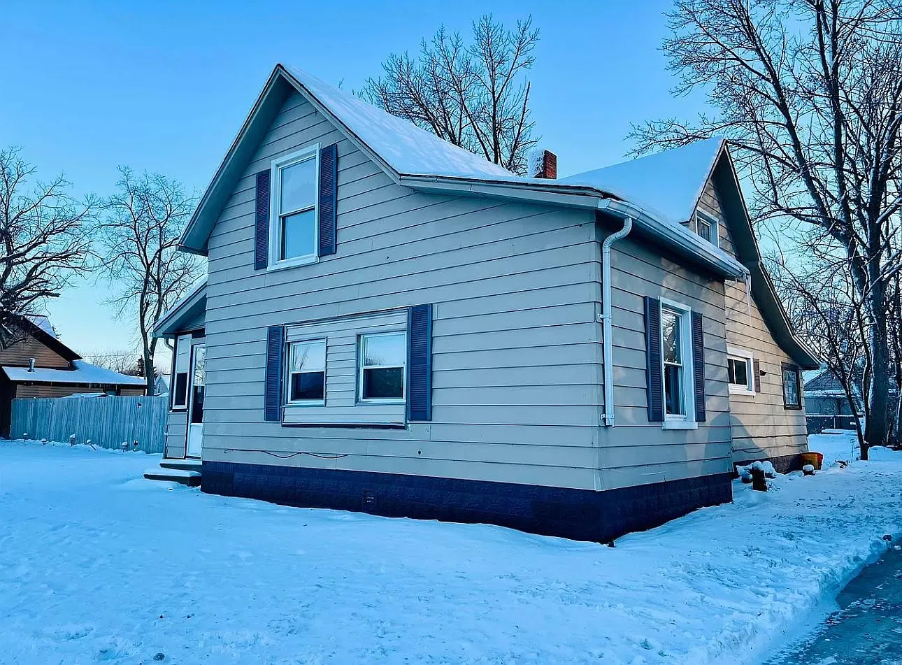 3118 N Water St — Photo 1