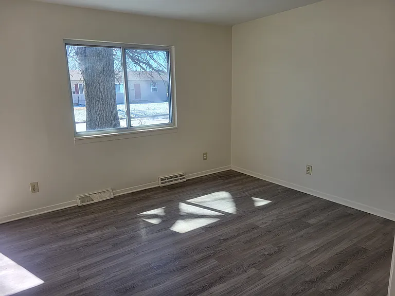 8514 W 53rd St — Photo 5