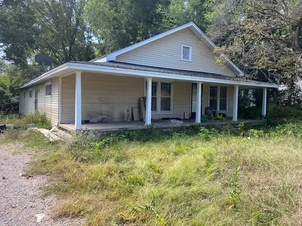 410 E Sycamore St, Bolivar, TN 38008
