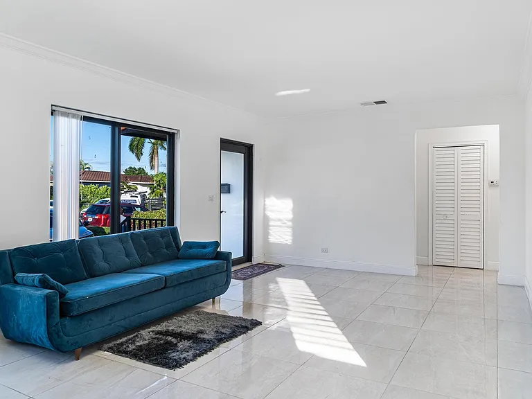5170 SW 7th St — Photo 4