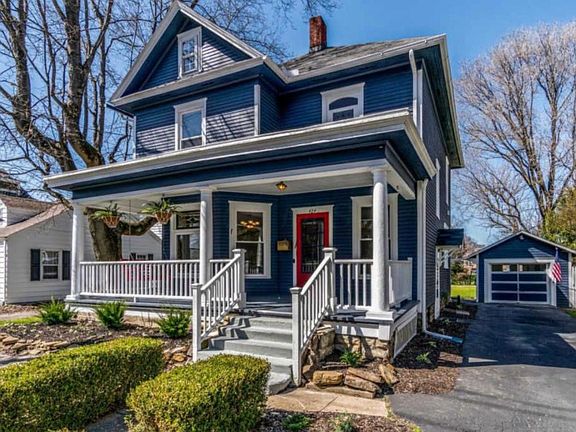 4th image of 424 E College St