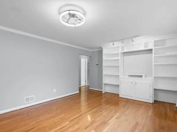 308 Clagett Dr, Rockville, MD 20851