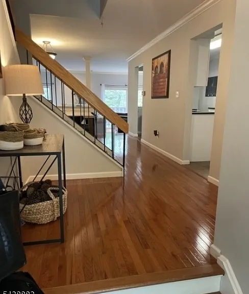 124 Hempstead Ct — Photo 3