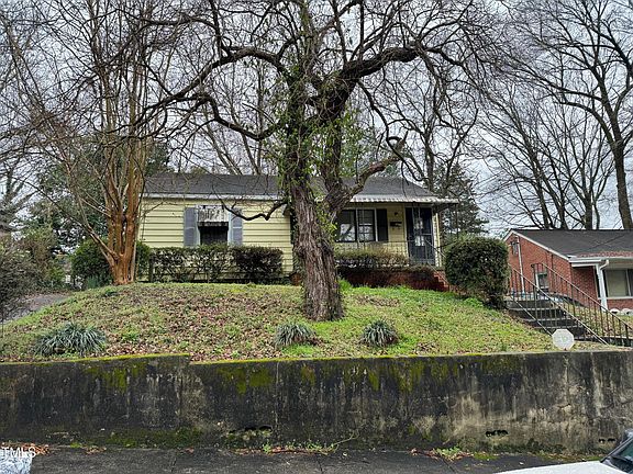 2nd image of 810 Cox Ave