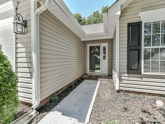 5th image of 606 Montgomery Dr