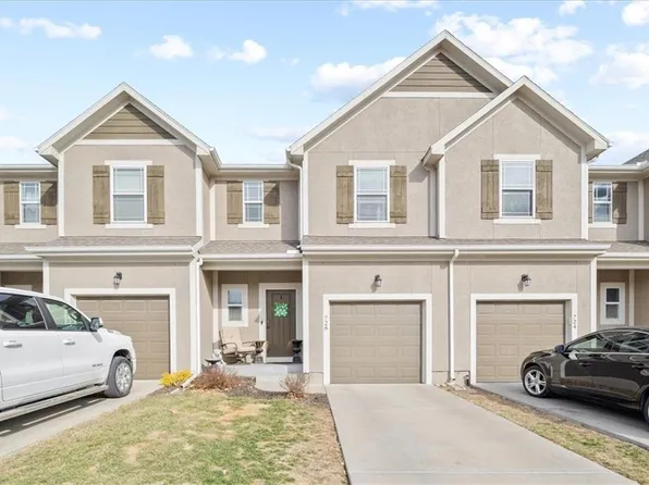 728 W Shawnee Ct, Gardner, KS 66030