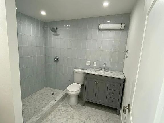 5th image of 1241 Virginia Dr