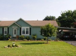 5012 Robinson Dr, Columbia, TN 38401