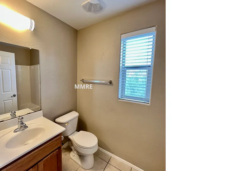 5911 S 35th Pl — Photo 10