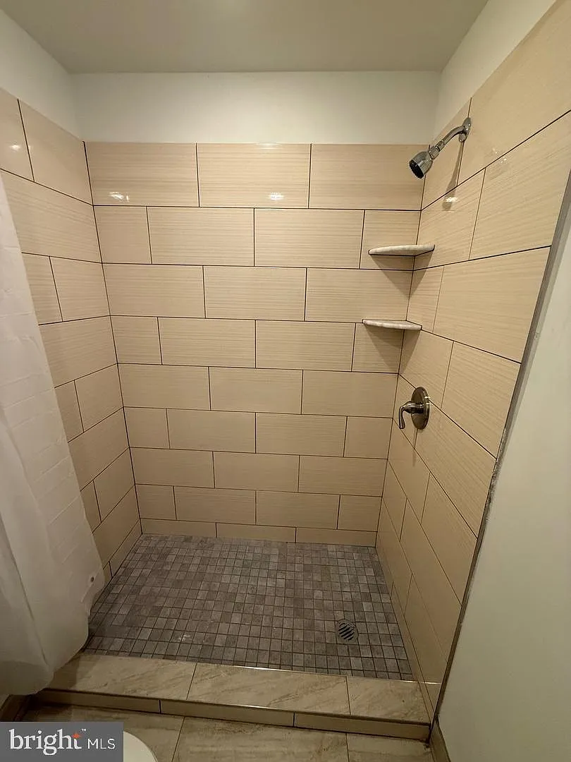 1 bed, 1.0 bath, 1000 sqft, $1,000 — Photo 4