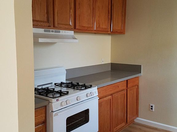 3rd image of 1517 E 17th St