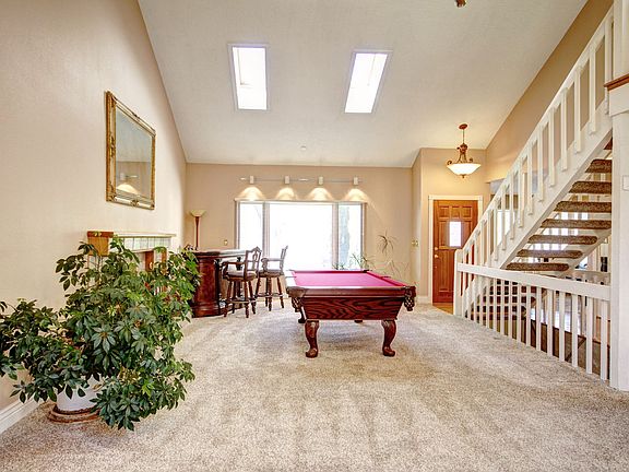 Vaulted ceilings & skylights