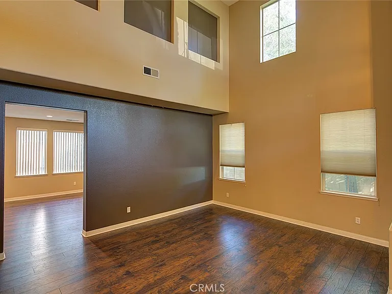4520 Garden City Ln — Photo 3