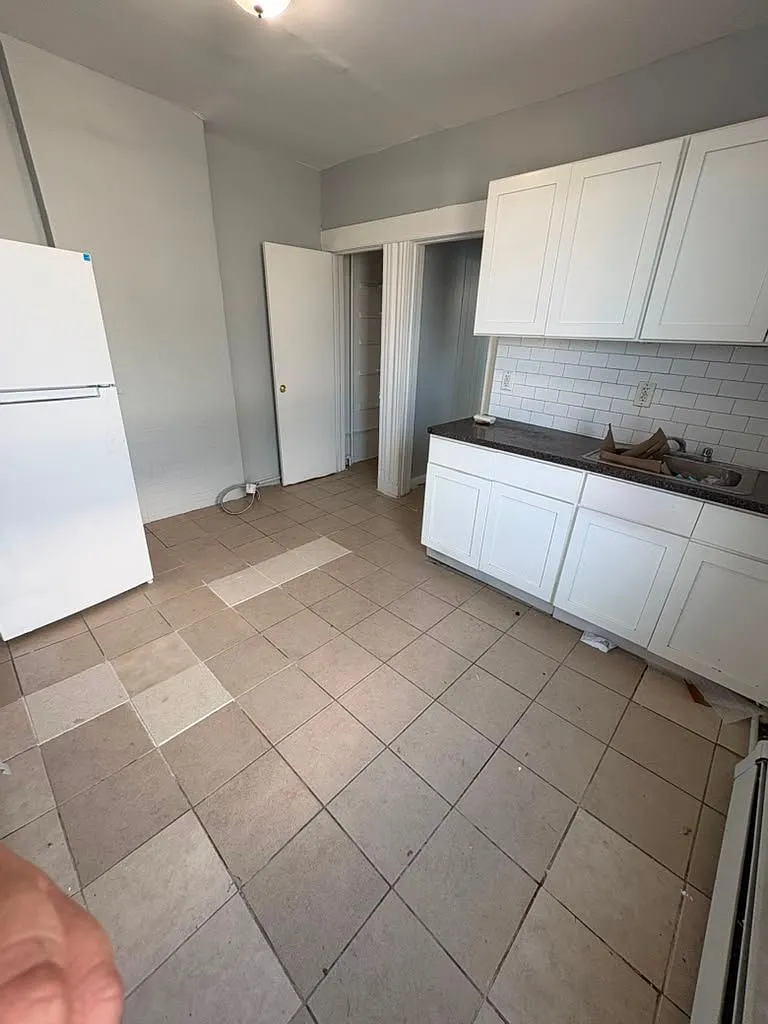 2 bed, 1.0 bath, $2,600 — Photo 4