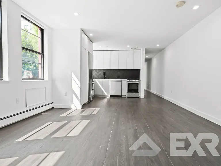 260 Water St #2P — Photo 6