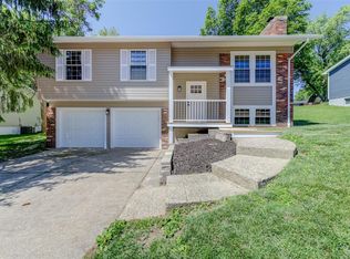 2373 Charter Wood Ct, Maryland Heights, MO