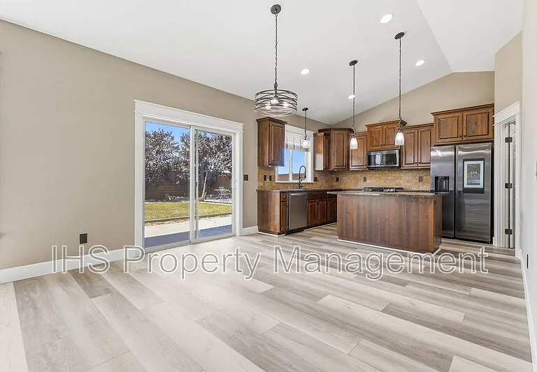 4806 Tamarisk Dr — Photo 5