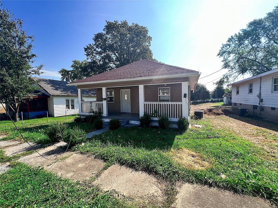 2116 1st St, Eldorado, IL 62930 MLS 23050126 Zillow