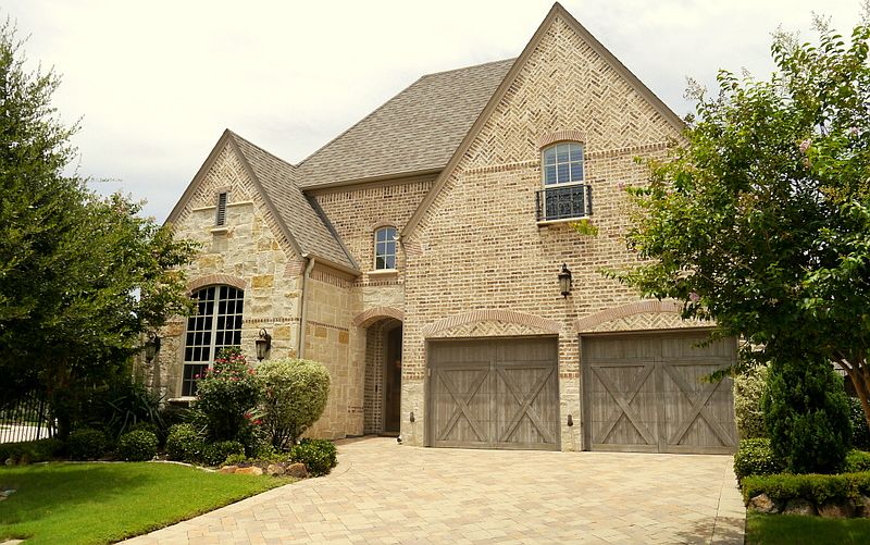 1st image of 633 Clearwater Dr