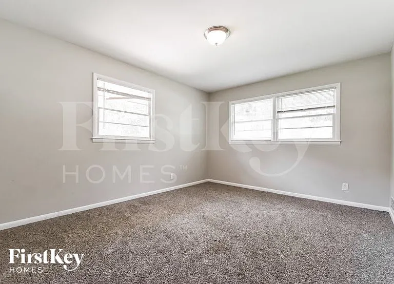 2032 Twin Falls Rd — Photo 13