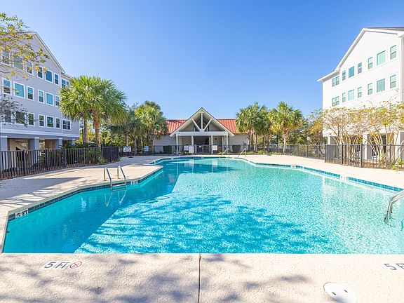 3rd image of 1984 Folly Rd APT B108