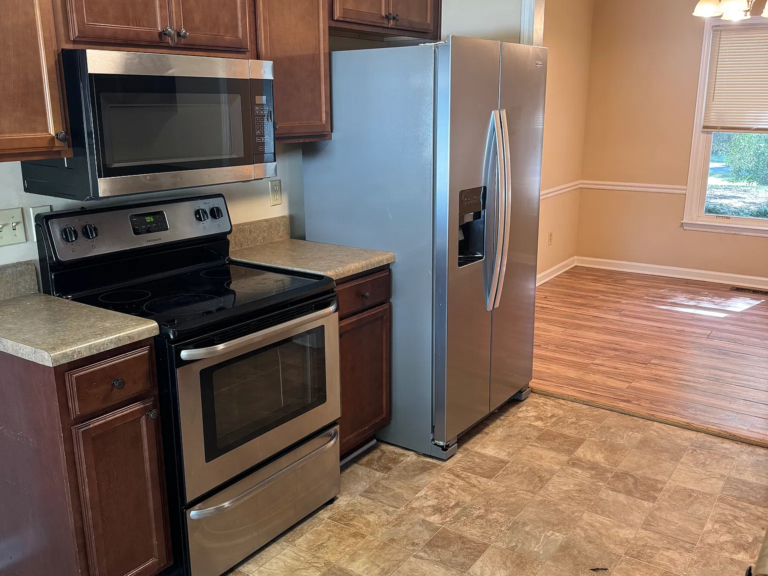 3 bed, 1328 sqft, $2,000 — Photo 3