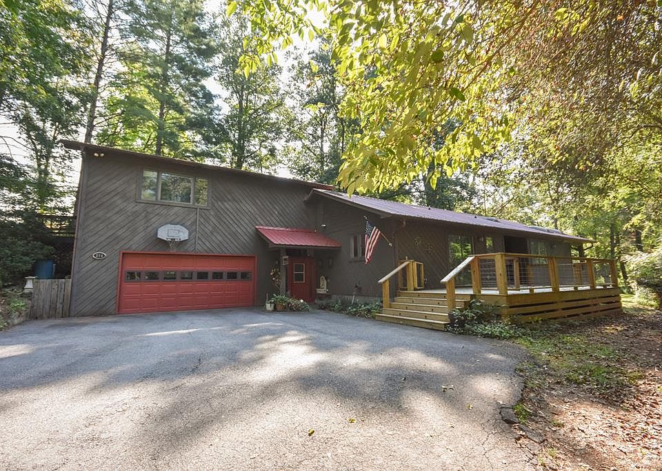 1st image of 204 Dewees Dr