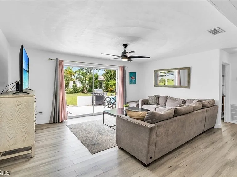 1661 Coronado Rd — Photo 33