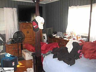 4th image of 17 Forestdale Dr