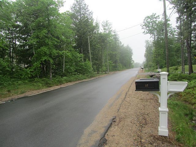 2nd image of 37 Labrador Rd