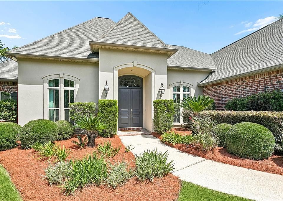 1st image of 211 Delta Dr