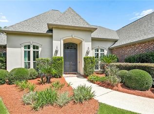 211 Delta Dr, Mandeville, LA 70448