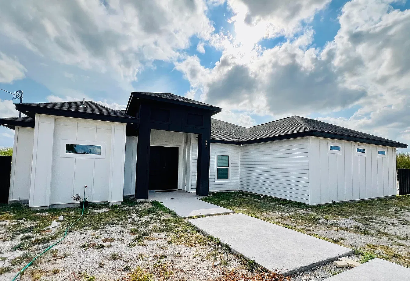 4 bed, 1865 sqft, $2,250 — Photo 1