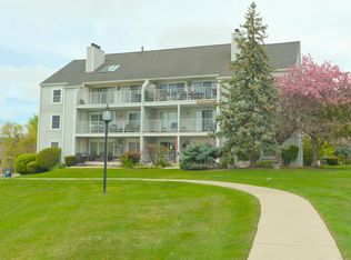 3553 Port Cove Dr #43, Waterford, MI 48328