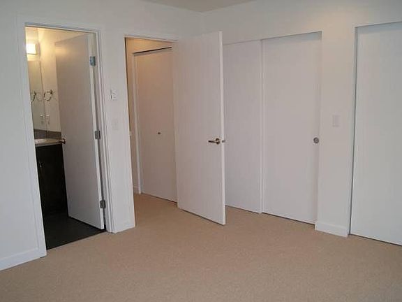 4th image of 12018C 32nd Ave NE